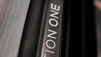 Kemudian tulisan edition one di door sill panel. Foto: Mercedes Benz Indonesia