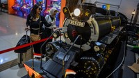 Miniatur lokomotif yang memiliki panjang 6 meter dan lebar 80 cm ini dipamerkan hingga 9 Desember 2023 mendatang.