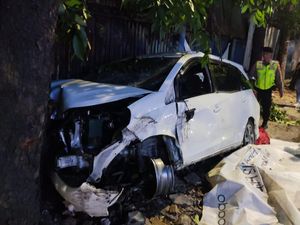 Jabar Hari Ini: Mobil Bocah 16 Tahun Tabrak Tiga Pemotor di Bandung