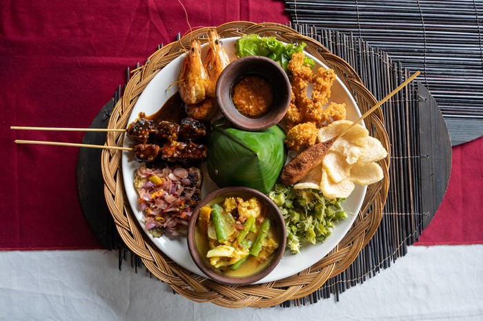 Nasi campur Bali