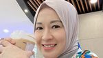 Okie Agustina, Ibu Kiesha Alvaro yang Doyan Ngopi dan Nongkrong di Kafe