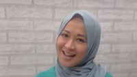 Okie juga pernah menampilkan momen memasak di akun Instagram-nya. Saat itu ia memberikan resep puding favoritnya. Foto: Instagram @okieagustina_