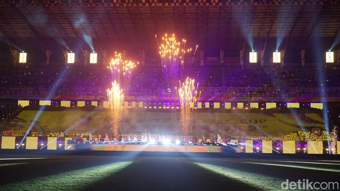 Kemeriahan pembukaan Piala Dunia U-17 2023 di Stadion Gelora Bung Tomo, Surabaya. Pembukaan dilakukan sebelum laga Indonesia vs Ekuador.