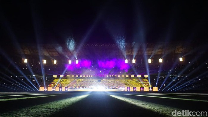 Kemeriahan pembukaan Piala Dunia U-17 2023 di Stadion Gelora Bung Tomo, Surabaya. Pembukaan dilakukan sebelum laga Indonesia vs Ekuador.