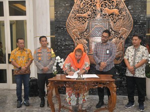 Pemkot-Bawaslu Kota Semarang Tanda Tangani Naskah Hibah Pemilu 2024