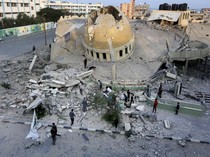 Detik-detik Rudal Israel Porak-porandakan Masjid di Gaza