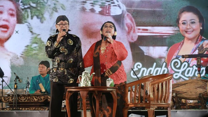 Penampilan Endah Laras dan Cak Diqin di Pentas Endahing Budoyo Larasing Campursari di Karanganyar 31 Oktober 2023 lalu.