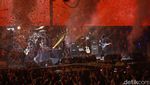 Potret Aksi Panggung God Bless di Konser Emas 50 Tahun Berkarya
