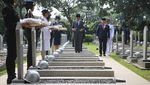 Lihat Lagi Momen Jokowi Pimpin Upacara Hari Pahlawan di TMP Kalibata