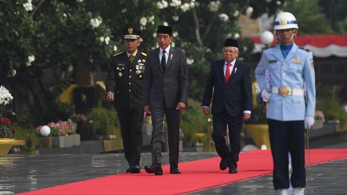 Lihat Lagi Momen Jokowi Pimpin Upacara Hari Pahlawan Di Tmp Kalibata