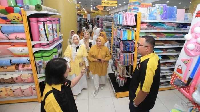 MR. DIY bersinergi dengan Mitra Bisnis Keluarga (MBK) Ventura. Mereka menghadirkan program pemberdayaan perempuan pelaku UMKM di 12 provinsi.