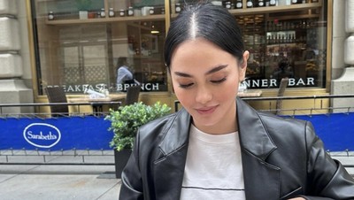 Ririn Ekawati Asyik Makan Sandwich dan Pancake di New York