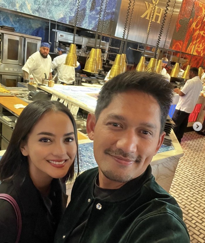 Ririn Ekawati Asyik Makan Sandwich dan Pancake di New York Ririn Ekawati Asyik Makan Sandwich dan Pancake di New York