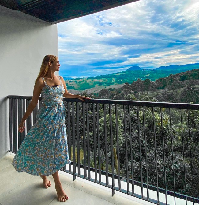 Rumiyati dipersunting oleh Willy Dozan pada tahun 2010 silam. Saat ini rumah tangganya sudah berusia 13 tahun namun tetap terlihat harmonis. Foto: Instagram/@arumi_ningsihh