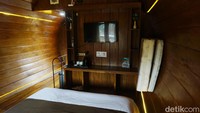 Pengunjung hanya perlu merogoh kocek sebesar Rp 850 ribu untuk satu kamar per malam, termasuk sarapan.  