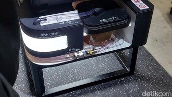 Air di mesin cuci ini dapat digunakan sampai 100 kali sebelum diganti yang baru. Foto: Fyk/detikinet