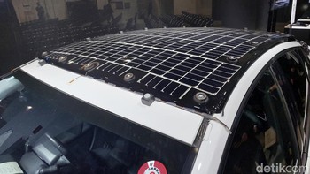 Mobil ini mengandalkan tenaga Matahari untuk mengisi ulang baterainya. Foto: Fyk/detikinet