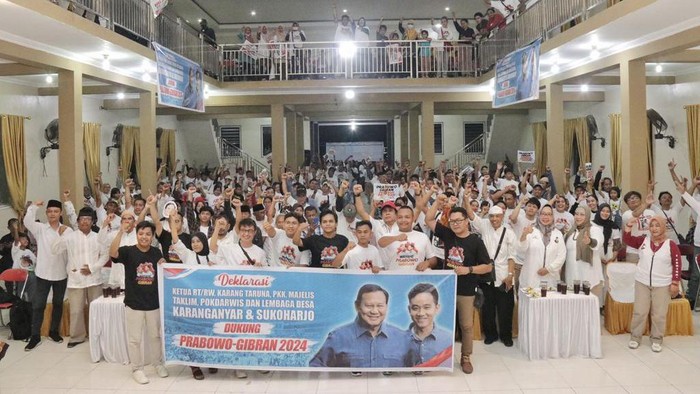 Tokoh masyarakat di Jateng menyatakan dukungan kepada calon presiden-calon wakil presiden Prabowo Subianto dan Gibran Rakabuming Raka di Pilpres 2024. (dok Ist)