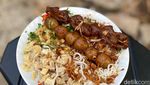 Wah! Bubur Ayam Topping Suun Goreng Ludes 200 Mangkuk dalam 2 Jam