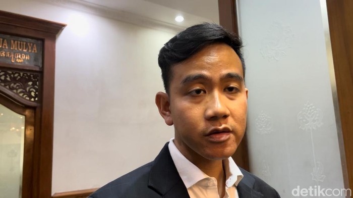 Wali Kota Solo Gibran Rakabuming Raka di Balai Kota Solo, Jumat (10/11/2023).