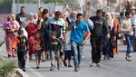 Potret Warga Palestina Berbondong-bondong Tinggalkan Gaza