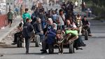 Potret Warga Palestina Berbondong-bondong Tinggalkan Gaza