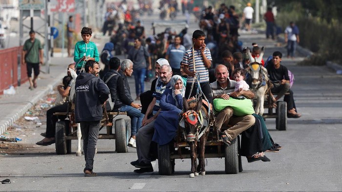 Warga Palestina Berbondong-bondong Tinggalkan Gaza Utara Menuju Selatan Perang Hamas vs Israel membuat 50.000 warga Palestina meninggalkan wilayah Kota Gaza pada Rabu (8/11/2023). Mereka mengungsi ke wilayah Selatan Palestina.