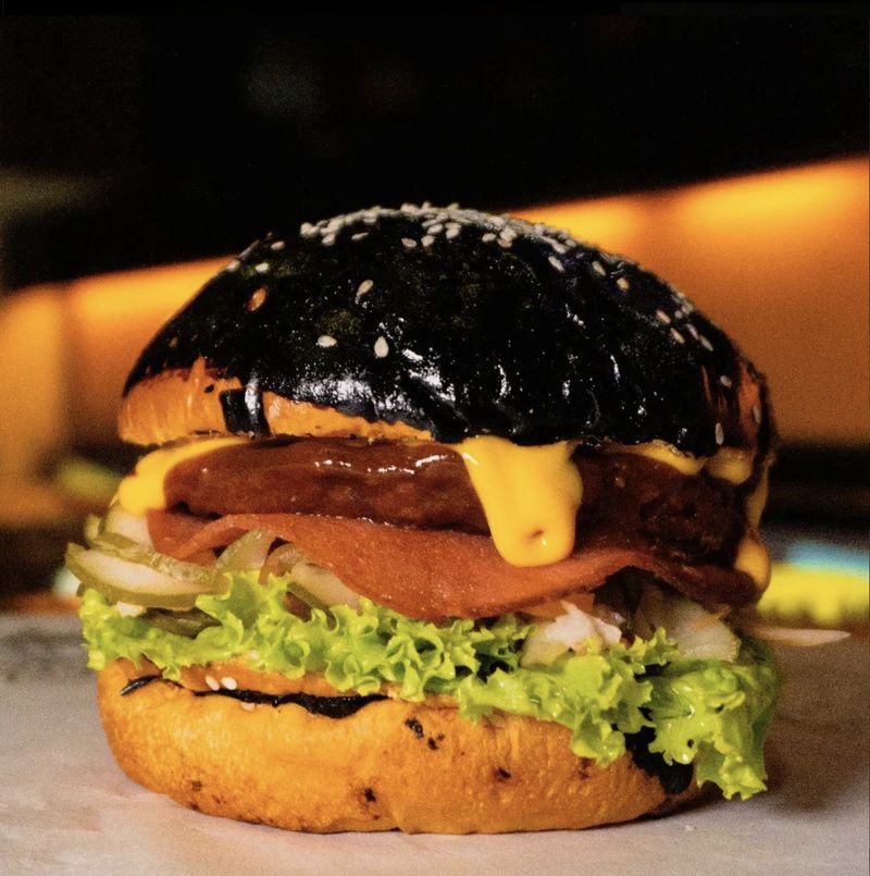 5 Burger Lokal Ini Tak Kalah Enak dengan Buatan Resto Cepat Saji Asing