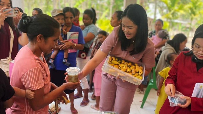 Suasana kegiatan edukasi dan upaya penurunan angka risiko stunting dan anemia di Nusa Tenggara Timur yang diselenggarakan BRI Life Peduli Anemia dan Stunting Indonesia (PASI) di NTT.