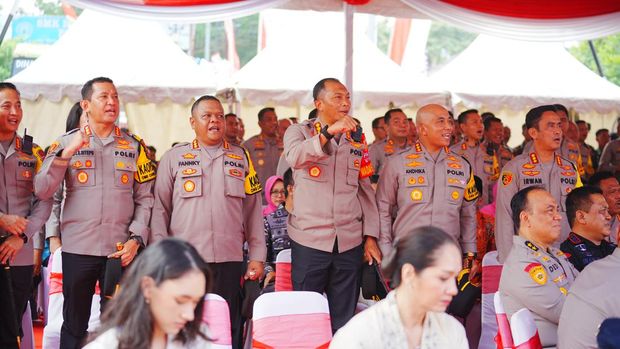 Apel pasukan TNI-Polri di Jateng di hadapan Kapolri Jenderal Listyo Sigit Prabowo dan Panglima TNI Laksamana TNI Yudo Margono. (Istimewa)