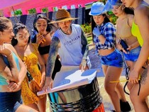 Pria Ini Menahan Sedih Ditinggal 4 dari 9 Istrinya: Hidup Harus Terus Berjalan