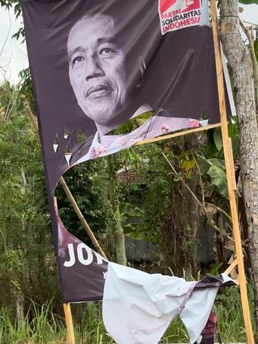 Baliho PSI di Gunungkidul Yogyakarta dirusak.