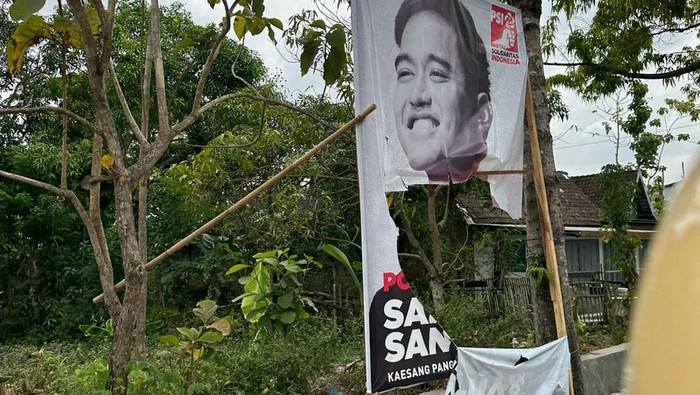 Baliho PSI di Gunungkidul Yogyakarta dirusak.