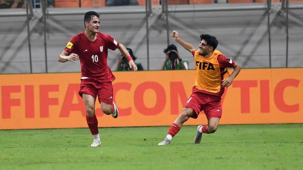 Kejutan hadir di penyisihan Grup C Piala Dunia U-17 2023. Juara bertahan Brasil membuang keunggulan dua gol di babak pertama dan akhirnya menyerah 2-3 di tangan Iran.