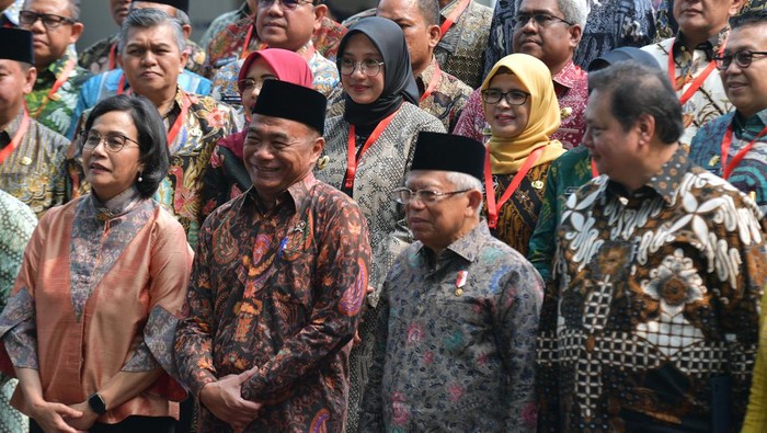 Bupati Banyuwangi Ipuk Fiestiandani dengan wapres kh maruf amin