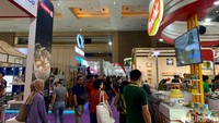Ada lebih dari 895 perusahaan dari berbagai negara yang ikut pameran di sini. Lengkap dengan 100 UMKM pilihan yang menjual produk makanan lokal. Foto: detikFood