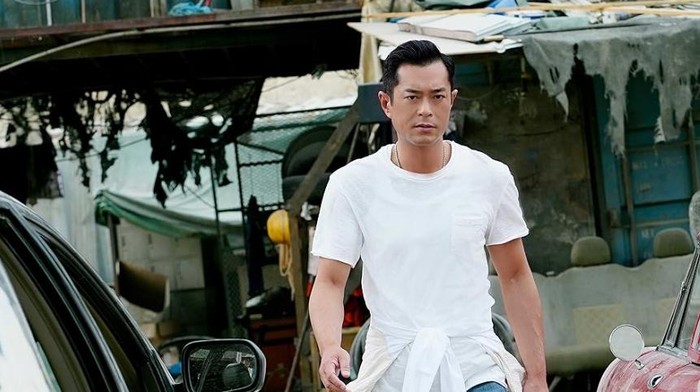 Cuplikan film Chasing The Dragon II Wild Wild Bunch