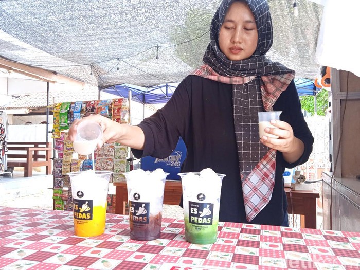 Es Pedas, Minuman Kekinian yang hadir di Kuningan