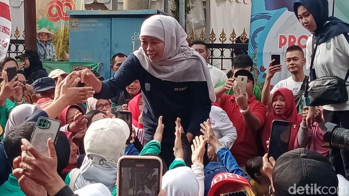 Gubernur Khofifah di kantor Bakorwil III Malang