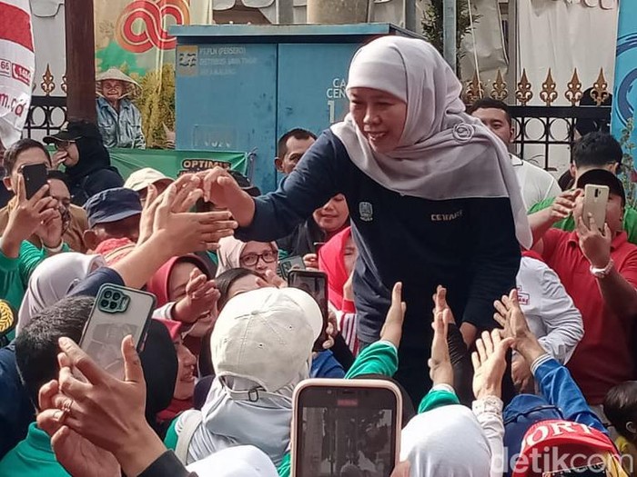 Gubernur Khofifah di kantor Bakorwil III Malang