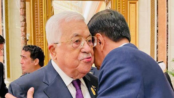 Jokowi bertemu Presiden Palestina Mahmoud Abbas.