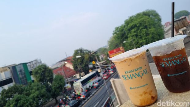 Kedai Kopi Semangat, kafe estetik dan strategis di Bekasi.