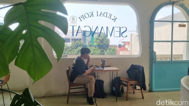 Kedai Kopi Semangat, kafe estetik dan strategis di Bekasi.