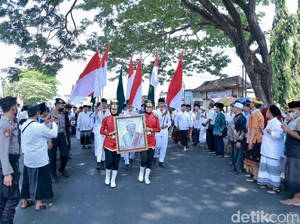 22 Ribu Orang Ziarah Makam Ulama di NTB Memperingati Hari Pahlawan