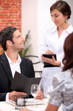 Waduh! Pelayan Ini Pergoki Pacar Bawa Istri Sah ke Restoran Tempat Kerjanya