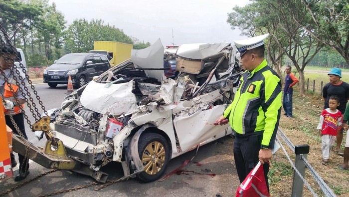 Kondisi kendaraan yang terlibat kecelakaan di Tol Cipali, Subang.