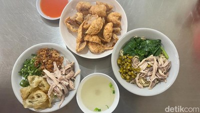Mantul! Bakmi Ayam Kampung dan Bakso Goreng Viral di Pasmod BSD