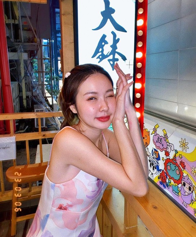 Berkat banyaknya penggemar, May pun kini jadi selebgram. Tak sedikit postingan bersponsor yang diunggah, termasuk dengan brand-brand besar, seperti Sprite. Foto: Instagram @maypimm