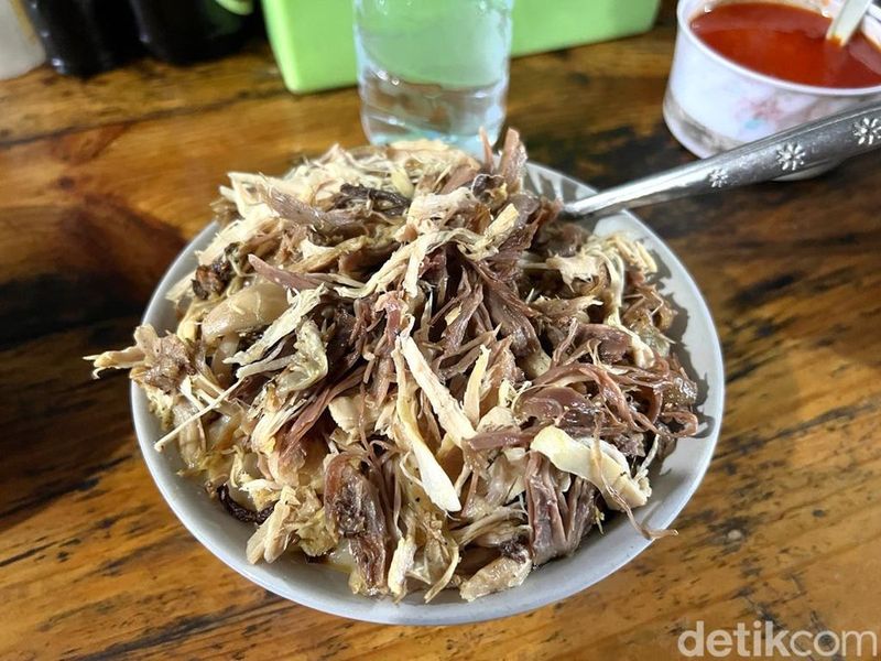 Murah Meriah! Bubur Ayam dengan Topping Melimpah Ada di 5 Tempat Ini
