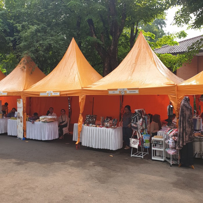 Acara ini juga mendukung inkubator UMKM Keluarga Bear Fisip dan penampilan dari mahasiswa dan alumni.